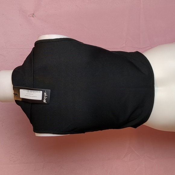Nasty Gal Collar Back Girl Sleeveless Ribbed Crop Top in Black size 10 - Picture 2 of 5